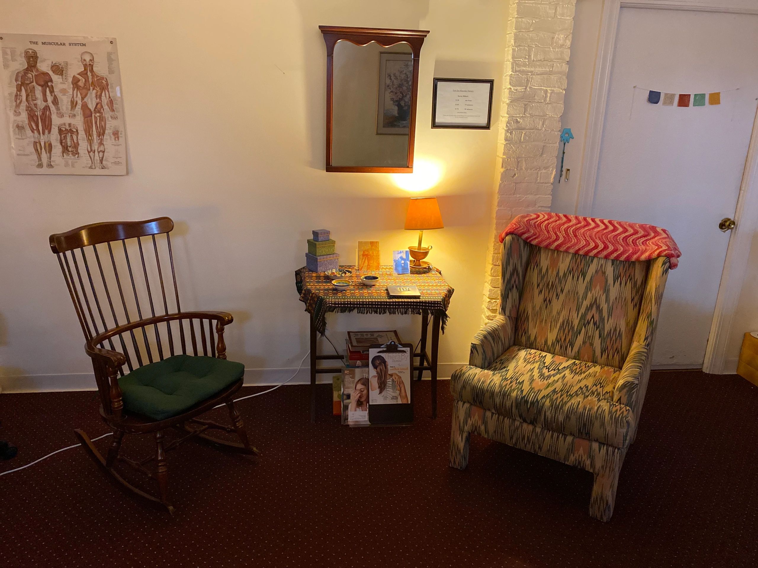 Cozy therapy room with vintage furniture