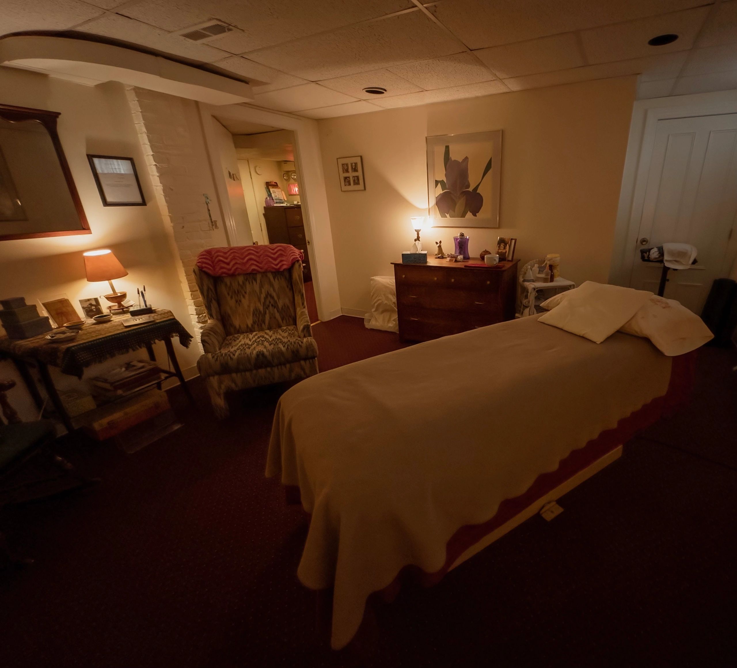 Warm bedroom therapy setting